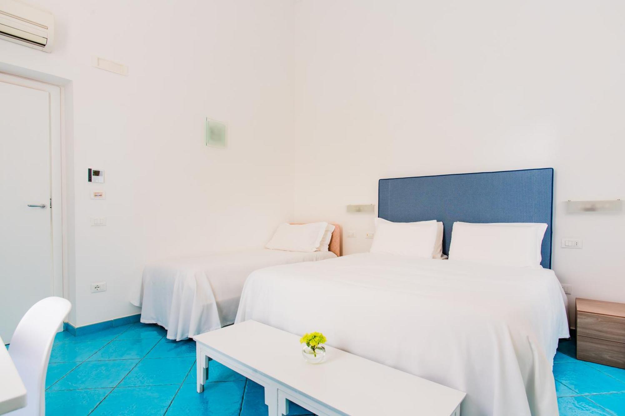 Palazzo Gargiulo Luxury Rooms & Suites ซอร์เรนโต ภายนอก รูปภาพ