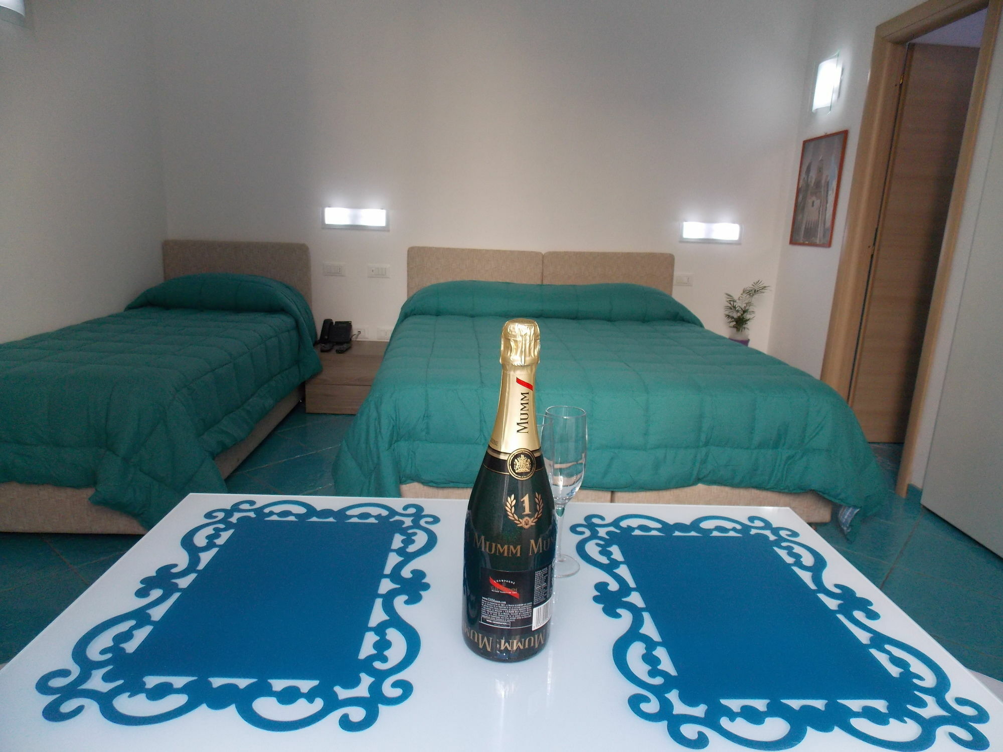 Palazzo Gargiulo Luxury Rooms & Suites ซอร์เรนโต ภายนอก รูปภาพ